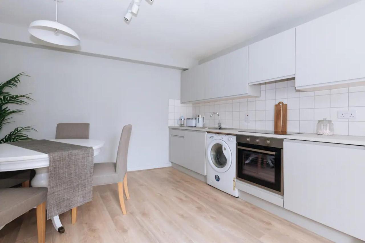 더블린 Relaxing 1Bd Flat With A Roof Terrace - Portobello 아파트 외부 사진