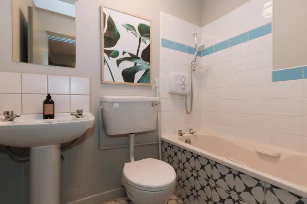 더블린 Relaxing 1Bd Flat With A Roof Terrace - Portobello 아파트 외부 사진